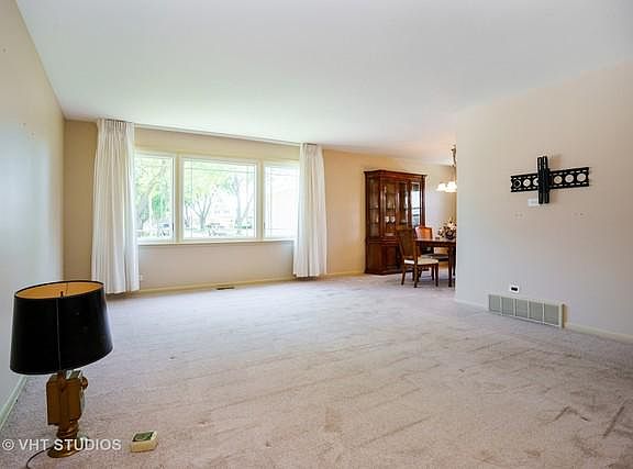 4th image of 1220 S Leslie Ln