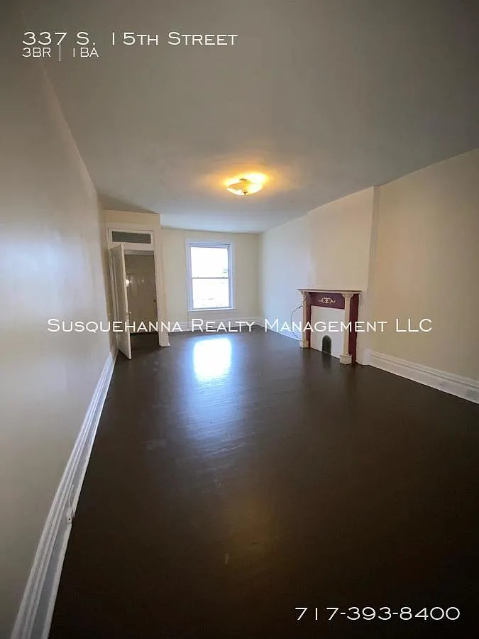 Building Photo - 337 S 15th St