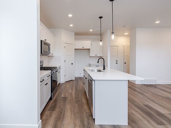 4th image of 772 N Danverse Dr #679
