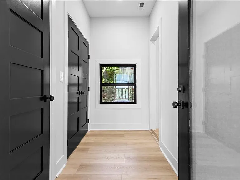 646 Robert St NW — Photo 21