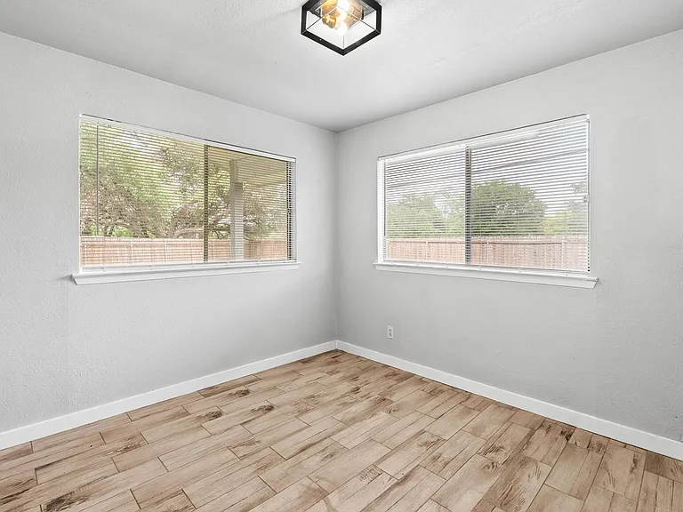 7505 Saint Amant Pl #A — Photo 10