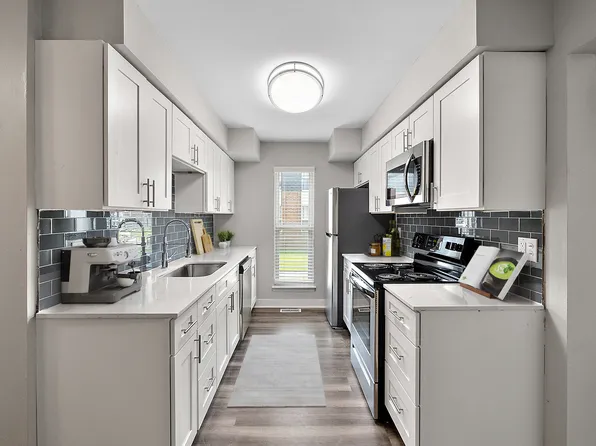 Greentrees Apartments - Riverview, MI