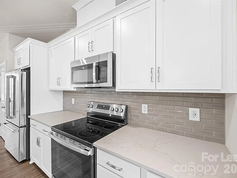 5640 Kingspan Dr — Photo 9