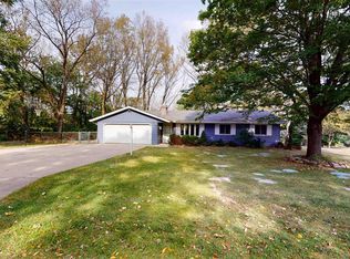 1386 N Hickory Hills Rd, Germantown Hills, IL 61548