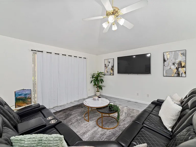 3511 Colleen Woods Cir — Photo 23