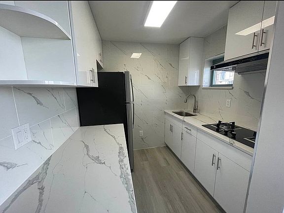2nd image of 60 Henry St APT 13E