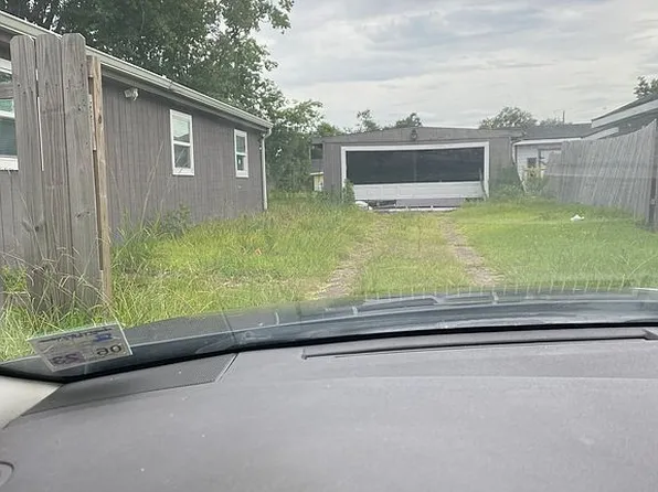 501 Gelpi Dr, Lake Charles, LA 70615