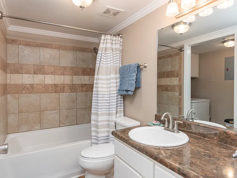510 E Gillespie St #B8 — Photo 23