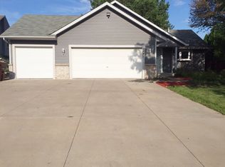 2247 Hale Ave N, Oakdale, MN 55128