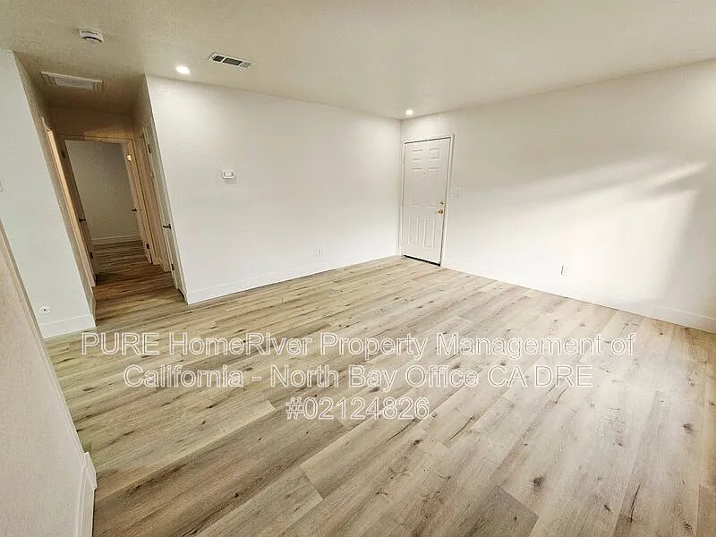 2 bed, 1.0 bath, $1,600 — Photo 3