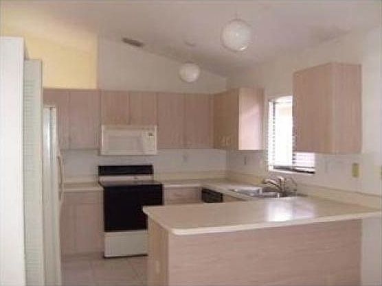 2nd image of 143 Colly Way