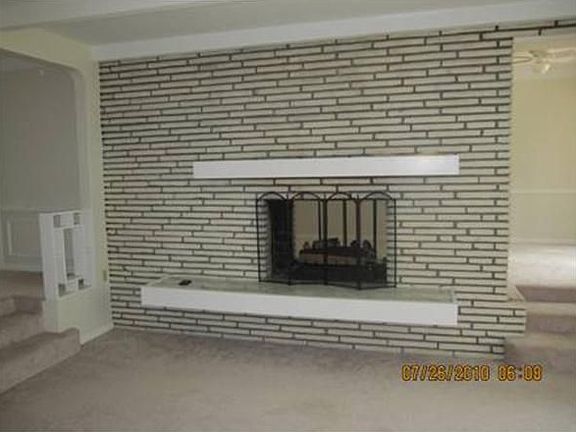4th image of 4017 Robinhood Ln