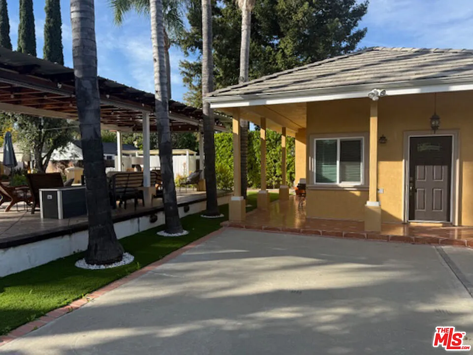 1 bed, 600 sqft, $2,500 — Photo 2