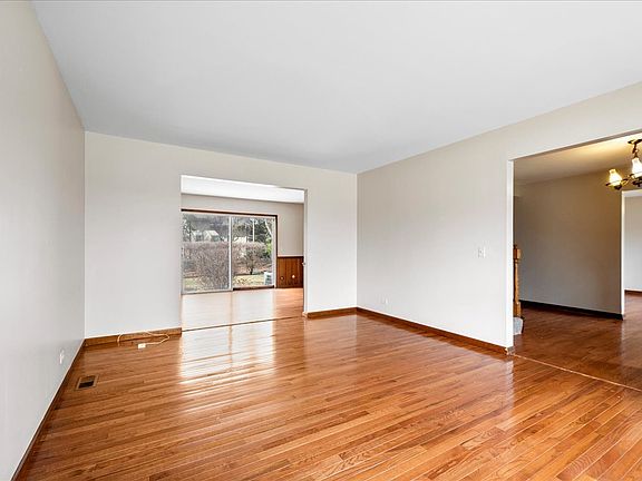 5th image of 2908 Parkside Dr
