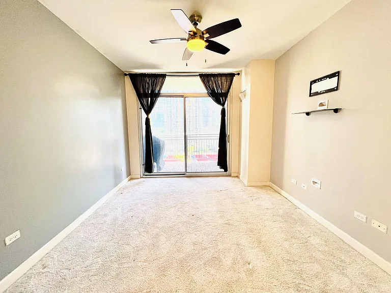 1250 S Michigan Ave #1208 — Photo 6