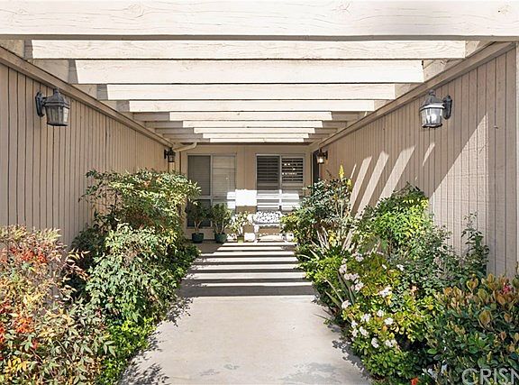3rd image of 18157 Andrea Cir N Unit 2
