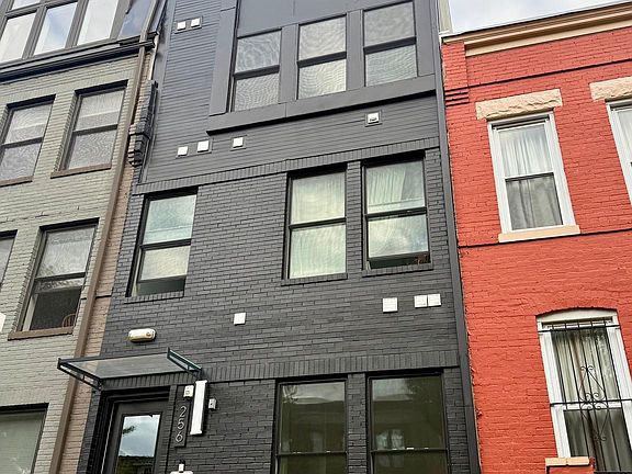 2nd image of 256 15th St SE #3