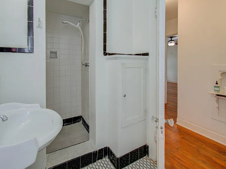 1428 Wentworth St #2 — Photo 17