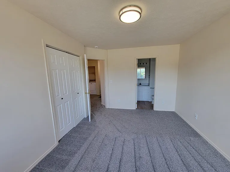 1635 E Wabash Ave — Photo 9