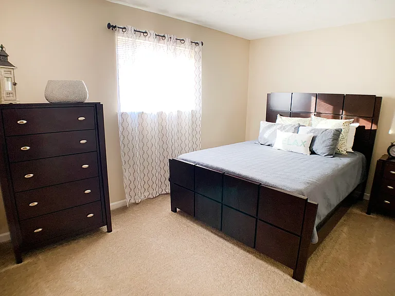Oakwood Apartments — Photo 38