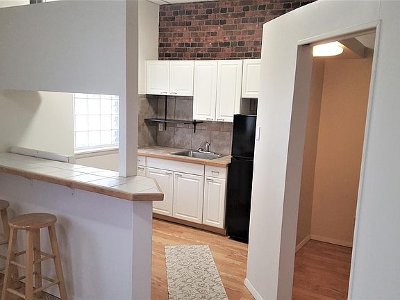 3rd image of 5329 Fleet Ave APT 5