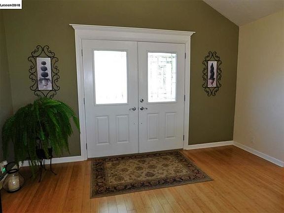 2nd image of 705-700 Travis Ln