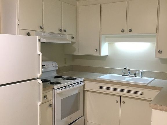 4th image of 10519 1/2 24th Ave NE