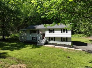 17 Valley Field Rd S, Sandy Hook, CT 06482
