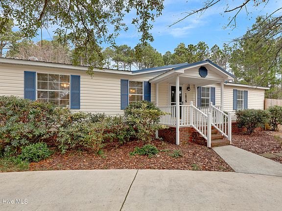 3rd image of 102 Robin Court