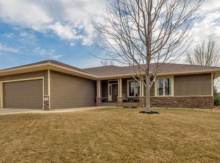402 Riley Dr, Northfield, MN 55057