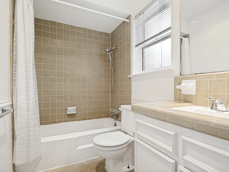 7726 Dentcrest Dr — Photo 9