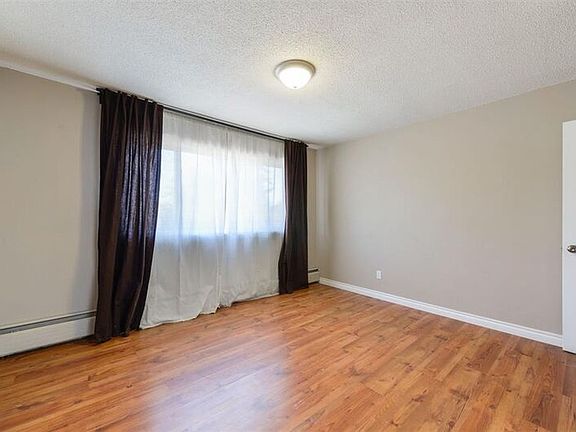 4th image of 11535 124th St #306
