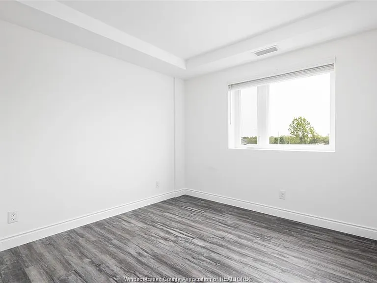 1675 Banwell Rd #307 — Photo 9