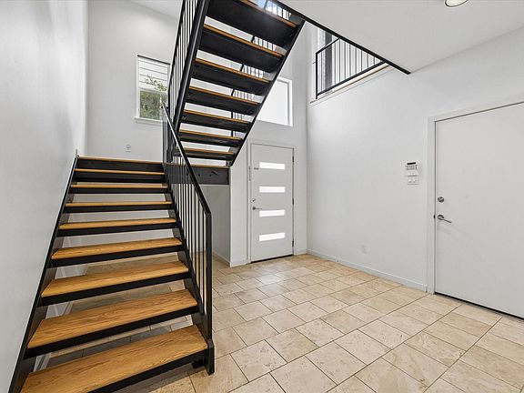 3rd image of 6102 Maxie St