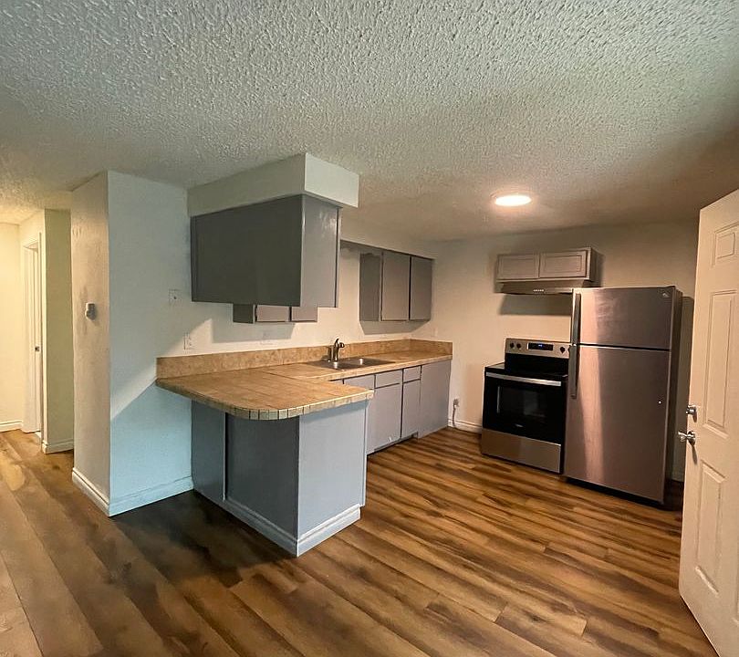 1st image of 944 33rd Ave APT 24
