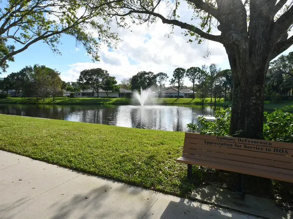 204 Silverleaf Oak Court, Palm Beach Gardens, FL 33410
