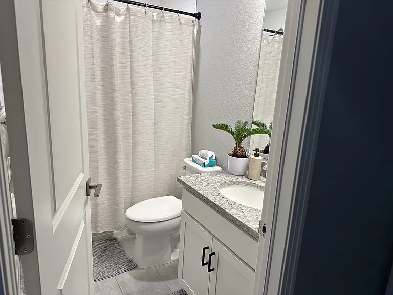 Full Bathroom