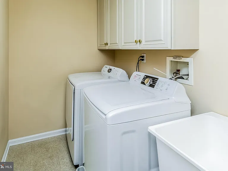 17 Lancaster Ct — Photo 30