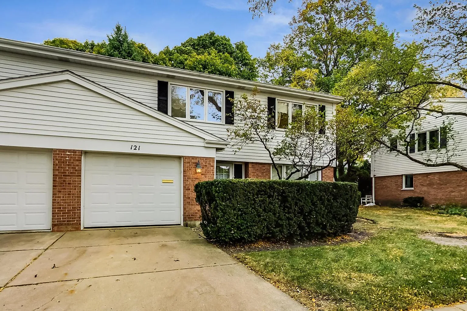 121 N Regency Dr W photo 1