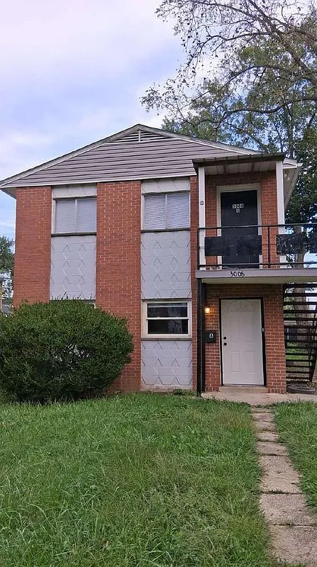 2 bed, 1.0 bath, 792 sqft, $1,200 — Photo 1