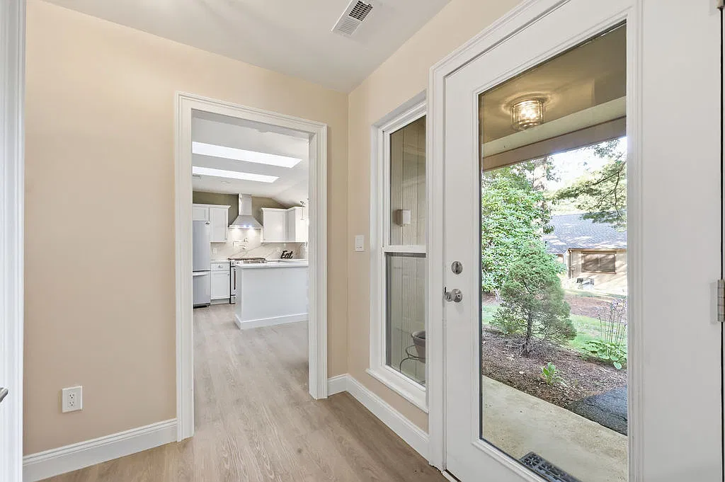 2 bed, 1350 sqft, $3,000 — Photo 3