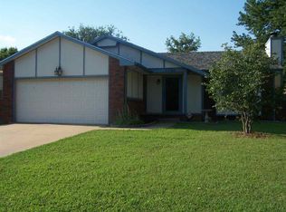 11304 W Rolling Hills Dr, Wichita, KS 67212