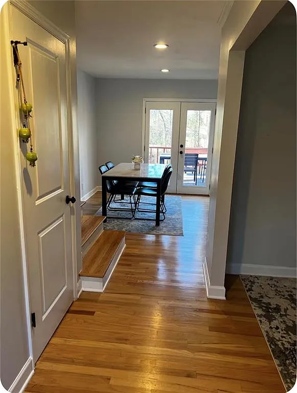 5 bed, 3.0 bath, 1902 sqft, $2,800 — Photo 3