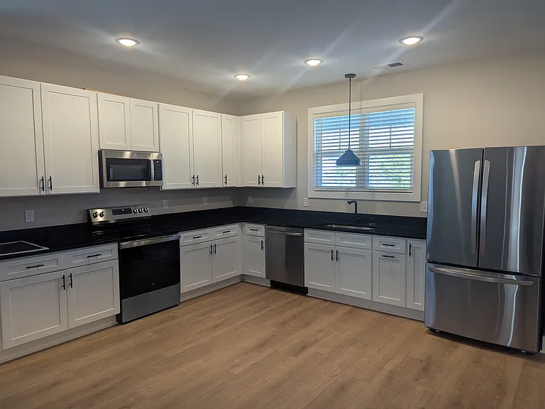 207B White Ave — Photo 5