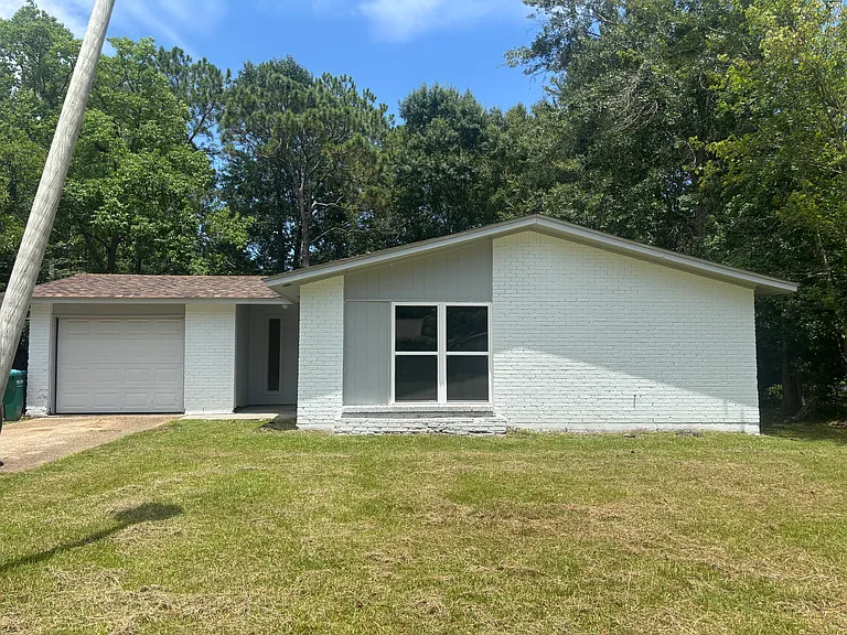 5604 Picadilly Circus St — Photo 13