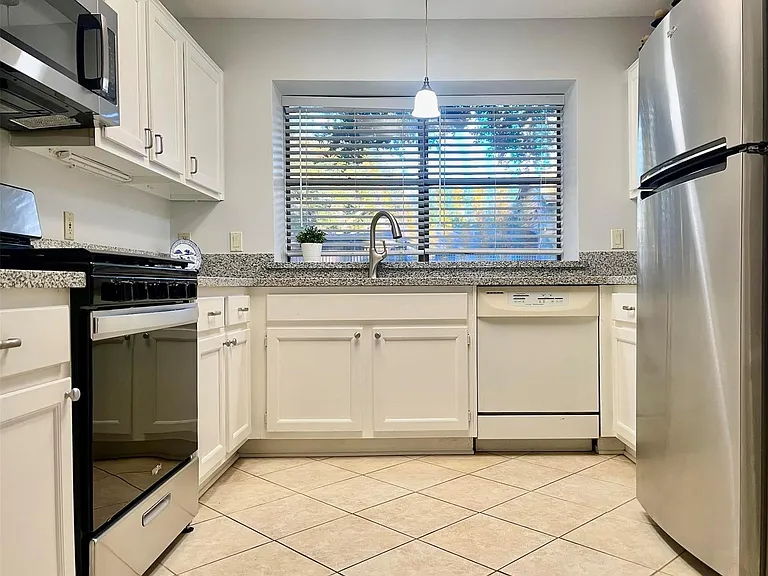 2711 Grants Lake Blvd #104 — Photo 5
