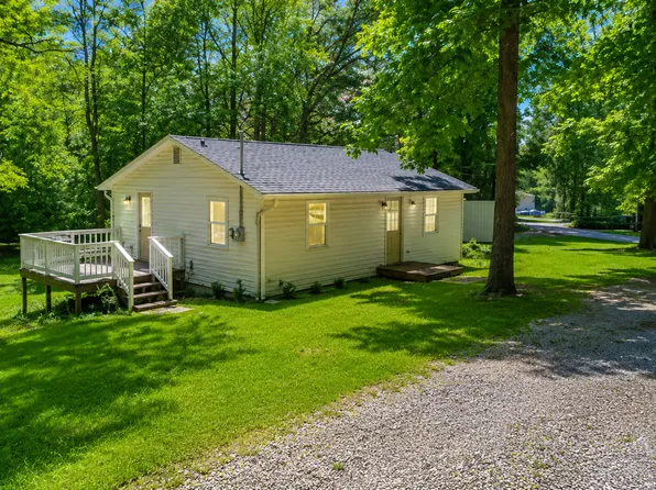 8453 S Christian Dr, Nineveh, IN 46164