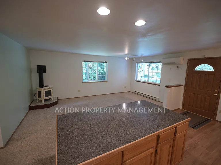 353 Madrona Way — Photo 7