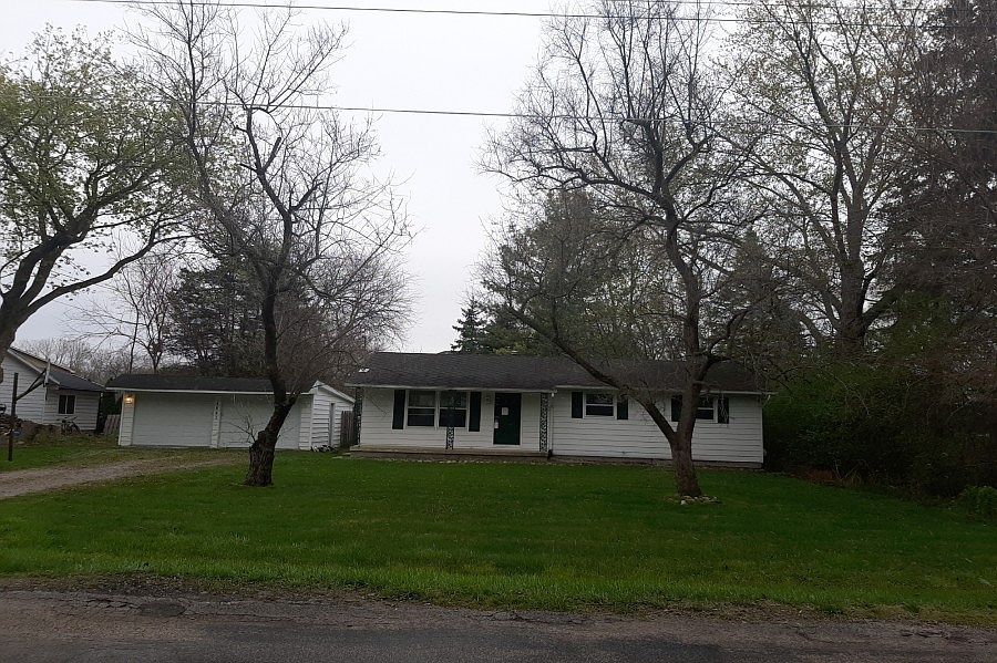 1st image of 4863 Clunie St