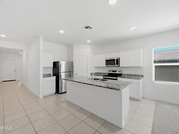 2022 E NEW BONNET Lane, San Tan Valley, AZ 85140